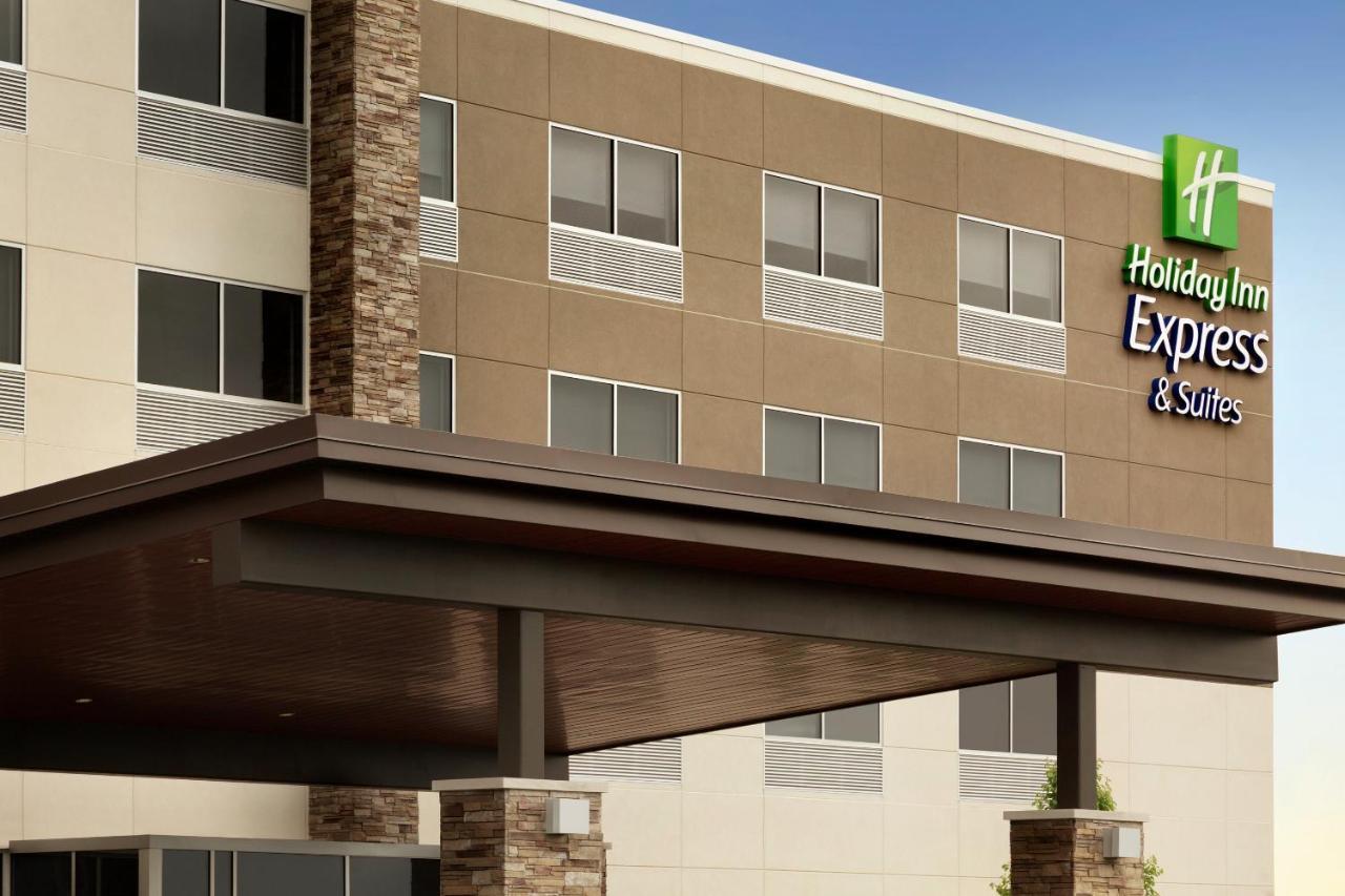 Holiday Inn Express & Suites - Milwaukee West Allis By Ihg Exterior photo